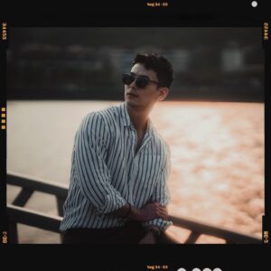 Dominic Ho Instagram - *
好鍾意呢句歌詞
‘’那太陽仍會普照 若你能面對‘’
Photo by @lawjoey 
#吳林峰 #捱麵包的人 #dominic何浩文 #hongkongactor #actor #香港演員 #演員