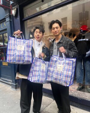 Dominic Ho Instagram - @hui_alfred & @dominic_hhm dropped by the Showroom and picked up some incredible pieces ✨

Thanks for coming! 🖤