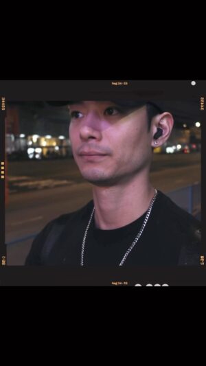 Dominic Ho Instagram - *
走口罩真係舒服到忍唔住笑