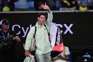 Dominic Thiem Instagram - Despite the bitter defeat yesterday, I gave everything 💪

Congratulations to @felixaliassime for a great match! 

Now I will return to Austria to plan my next steps.
Will keep you updated!

Super sad to leave Australia early, love being here - it’s always amazing 🇦🇺

Thanks for all the support! ❤️

📸: WILLIAM WEST / AFP