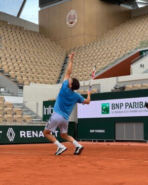 Dominic Thiem Instagram - Paris, @rolandgarros 🇫🇷🎾
One last dance!

📸: @matthias.kapl