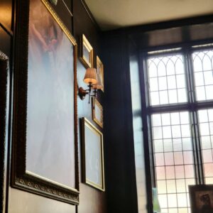 Dominika Peczynski Instagram - Några makalösa interiörer från Sveriges vackrast inredda hotell, Pigalle i Göteborg.
Lika underbart varje gång att att få övernatta här i bästa Belle Epoque-stil.

De lyckas med konststycket att få till känslan av att kliva in i en annan tid, en svunnen glamorös värld, utan att det känns det minsta tillgjort. Vraiment comme un rêve.