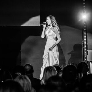 Dominika Richterová Instagram - #thismoment #mytime #timeofmylife #singing #mydream #myplaceintheworld #thankful #thankyou #adamhudec #jurajbaca #slavorepasky #kvapkanadeje @kvapkanadeje #nocnadeji #pozhasinane