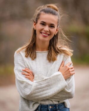 Dominika Richterová Instagram - 📸 @stanatop #nemocnica #tvjoj @tvjoj @nemocnica_tvjoj #alica #dominikarichterova