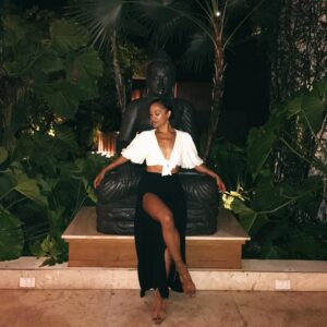 Dominique Domingo Instagram - Make peace with yourself.✨

#BeMindful #BeGentle #InnerPeace #WatchYourMind #ListenToYourBody #SubtleEnergy #ChoosePeace #Meditate #Breathe #Move #Learn #Unlearn #Release #LetGo #SelfLove #Nurture #TrustYourself #Travel #Nature #Buddha #Journey #Antigua #HodgesBayAntigua @hodgesbay_antigua
