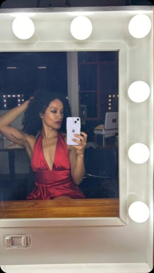 Dominique Domingo Instagram - Flashback to last week in Boston performing with @honeymoon and sharing the stage with a special group of ladies✨It’s been a minute since I’ve been on a big concert stage in front of a large audience and I’d been thinking about how I missed that type of energy exchange. So Big Thank You @missalexkaye for bringing me on for this performance to play with you and this wonderful circle of women 🤍 Didn’t document much from this experience but I got just enough 😌

#FenwayPark #Boston #LanaDelRey #Music #Concert #Artist #Dance #SummerTimeSadness