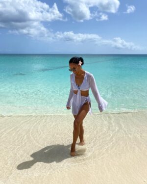 Dominique Domingo Instagram - This moment.💙 @hodgesbay_antigua #NOFILTER #Antigua #HodgesBayAntiuga #Travel #Journey #Nature #Love #Ocean #Beach #FryesBeach #VillaLadies