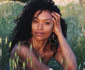 Dominique Domingo Instagram - We are BLACK WOMEN!.......We build.......We don’t tear down other BLACK WOMEN.......We have felt the pain of being torn down and we have decided we will be deliberate about building others! If I didn’t tag you please don’t be offended. I tried to pick people I thought would do this challenge!! All too often, we find it easier to criticize each other, instead of building each other up. With all the negativity going around let’s do something positive!!!🌟Upload 1 picture of yourself......ONLY you. Then tag as many sisters to do the same. Let’s build ourselves up instead of tearing ourselves down. 🖤COPY AND PASTE🖤 If I tagged you, don’t disappoint me!! Tagged by @am_moore❤️