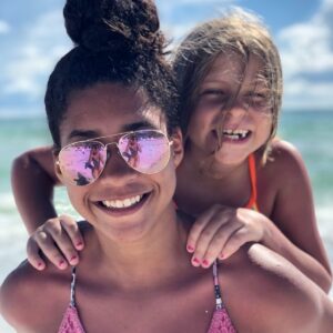 Dominique Reighard Brooks Instagram - I walk in a space of gratitude 🙏🏼 everyday. I'm so grateful to God for blessing me with an amazing family, the opportunities to do what I love and with the ones I Love. #FamilyTime My Inspiration every day! 
#Blessed #MyLoves #Family #FamilyVacation #DailyInspiration