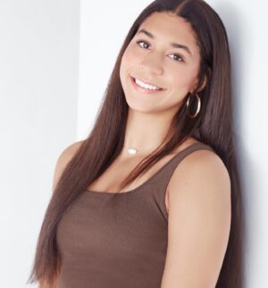 Dominique Reighard Brooks Instagram - Happy Belated 18th Birthday 🎂 @ceylonesb and CONGRATULATIONS on GRADUATING👩🏽‍🎓!!! I am so incredibly proud of the kind, intelligent, compassionate, confident, honest, courageous, leader you are and I'm honored to be your mom! You have so much to offer the world and you inspire us all by simply being yourself. We’ve watched in amazement as you have grown with character, confidence, and determination. The sky is the limit! We love you so much and we are so incredibly proud of you and excited for this next chapter of Life, school, and Basketball!!! 🎓 🏀 
So excited about all the places you will go and adventures along the way!!! Your Journey is just beginning, you’ve been so patient, and so happy that you are reaping all the rewards, the fruits of your labor, and alle that you have sowed!!!!