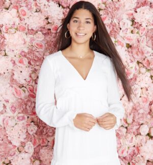 Dominique Reighard Brooks Instagram - Happy Belated 18th Birthday 🎂 @ceylonesb and CONGRATULATIONS on GRADUATING👩🏽‍🎓!!! I am so incredibly proud of the kind, intelligent, compassionate, confident, honest, courageous, leader you are and I'm honored to be your mom! You have so much to offer the world and you inspire us all by simply being yourself. We’ve watched in amazement as you have grown with character, confidence, and determination. The sky is the limit! We love you so much and we are so incredibly proud of you and excited for this next chapter of Life, school, and Basketball!!! 🎓 🏀 
So excited about all the places you will go and adventures along the way!!! Your Journey is just beginning, you’ve been so patient, and so happy that you are reaping all the rewards, the fruits of your labor, and alle that you have sowed!!!!