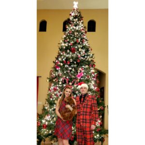 Dominique Swain Instagram - Merry Christmas!!! And I do mean Merry Christmas, not Happy Holidays, to my friends of all beliefs, races, religions, customs, creeds, nationalities, and cultures!!! Merry Christmas!!!