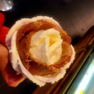 Dominique Swain Instagram - WHAT?! Rose sculpted Gelato at Amorino in Times Square! :)