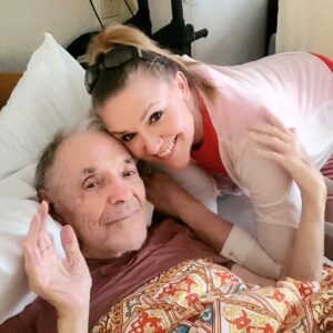 Dominique Swain Instagram - I love you, Dad who breaks his neck in 2 places and keeps smiling... You are an inspiration to us all!