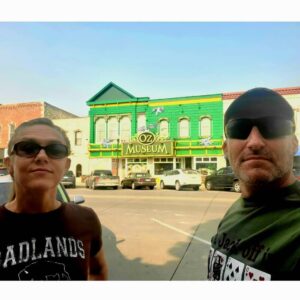 Dominique Swain Instagram - Hanging out with Psychedelic Toto who guards the Oz Museum in Kansas.
