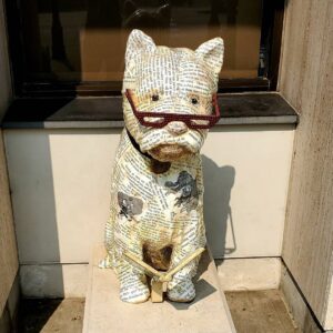 Dominique Swain Instagram - Hanging out with Psychedelic Toto who guards the Oz Museum in Kansas.