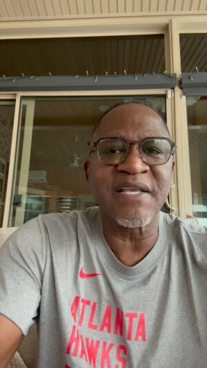 Dominique Wilkins Instagram - Coming at ya with a very important #holiday message from @wellstarhealth Happy holidays! As we celebrate life and love, let’s give back to those who care for us. 

I’m personally thankful for Wellstar Health System’s dedication and compassion in times of need. Their expertise has been invaluable to my family and me. 

As 2023 ends, consider a tax-deductible donation to Wellstar to help enhance healthcare access and innovation in Georgia. Your generosity can make a real difference. To donate, please visit the link in my profile. Thank you, and have a joyous holiday season!