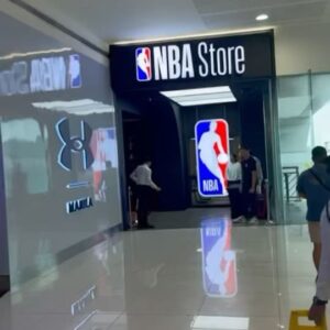 Dominique Wilkins Instagram - #philllipines🇵🇭 thanks @nba