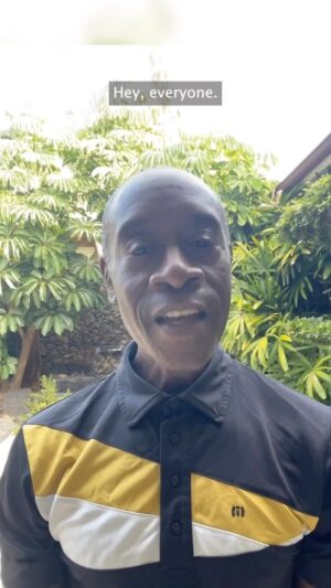 Don Cheadle Instagram - UNEP Goodwill Ambassador @doncheadle introduces the 2022 “Science and Innovation” #EarthChamps winner economist Sir Partha Dasgupta from the UK.
Meet this year’s other winners, trailblazers of ecosystem restoration, at the 🔗 link in our bio. #GenerationRestoration