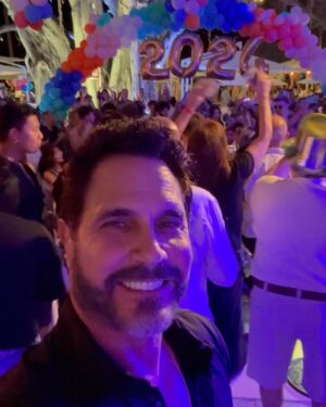 Don Diamont Instagram - Happy New Year from Honolulu🌺🌊🎉🥳‼️ Wishing everyone a happy, HEALTHY , and prosperous 2024!!!❤️