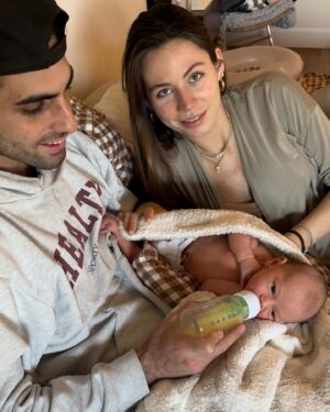 Don Diamont Instagram - ‼️SOUND THE TRUMPETS🎺 OUR FIRST GRANDCHILD‼️A beautiful, baby…….BOY! 💙👶🏻💙 ( no surprise there! Lol.), courtesy of Audrey audreyfeyzdiamont and Alexander @rednaz_tnomaid . Great job, mom and dad! We are all overjoyed!!! His name is August.💙💙💙