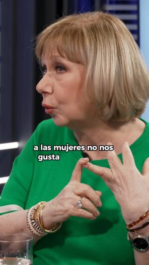Don Francisco Instagram - ¿Cómo construyó su carrera? aprendiendo a exigir lo que valía y manteniendo su dignidad. Su camino hacia el empoderamiento es inspirador. Descubre más en el episodio completo en YouTube y Spotify.