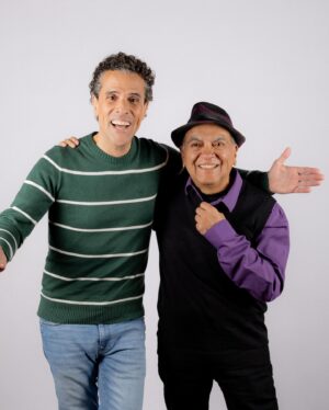 Don Miguel Ruiz Instagram - ¿Vives comparándote con otras personas?🤔 Esta frase de @donmiguelruiz es para ti:

“Cada persona es única, nunca ha habido nadie como tú, nunca va a haber nadie como tú. Al aceptarlo, ves tu propia perfección; ves que nadie se puede comparar contigo, ni tú con nadie”.💖

Tuvimos la oportunidad de hablar con el autor de Los Cuatro Acuerdos y La Maestría del Amor en un hermoso episodio sobre amor y autoestima, lleno de sabiduría milenaria.😃

¿Ya lo viste? Cuéntanos aquí abajo qué te pareció, qué lecciones fueron tus favoritas y ¡sigamos aprendiendo juntos!🤓
Si aún no lo ves, encuéntralo en el enlace de mi biografía.👆🏻

#marcoantonioregil #donmiguelruiz #crecimientopersonal #amor #amorpropio #autorespeto #amarte #reflexiones #lamaestriadelamor #pensamientos #lamaestriadelamor