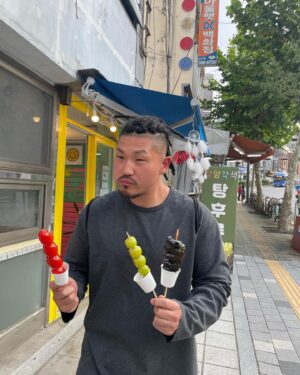 Don Mills Instagram - 요즘 필수템이라는 MZ탕후루..!! 결국 도전했고 성공했습니다..^^ 

#맛있어요 #정말맛있어요