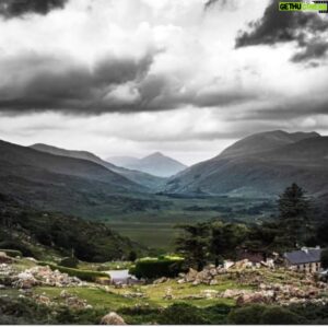 Donal Logue Instagram - Happy St. Patricks’s Day. Here I am outside my mother’s farm in Derryleigh outside of the village of Sneem in County Kerry. My father is from the northern part of the County. He was born in Fenit, a small fishing village, just a literal stone’s throw from the birthplace of St. Brendan the Navigator. Ireland is a huge part of my life. Though we moved to America when I was just three and a half (the fourth country I’d lived in up to that point), I am undoubtedly American and love this country, but Ireland is, was, and will always be the Logue and O’Sullivan mothership. To all my aunties, uncles, cousins and friends in Eire- a huge happy St. Paddy’s day to you and especially to @desoconnor and @karinisabella - the man who took a lot of these photos, my brother, honorary Kerryman, and someone I will brave the freezing waters of the Irish Sea off Sandycove in Dublin with anytime.