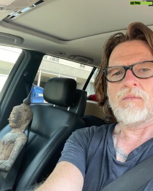 Donal Logue Instagram - Moving house is easier with the right co-pilot.