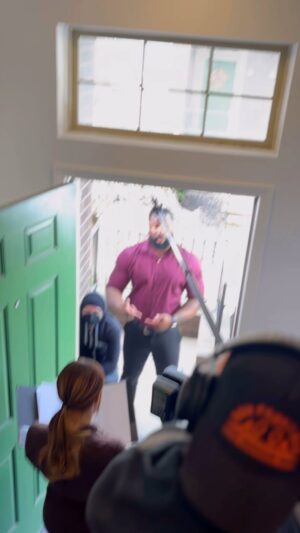 Donald Brumfield Jr. Instagram - Just cooking up a scene with @ayeredd snapping on me as usual 😂 . Stay tune street legal season 2 coming soon !!! 

@dr2productions 
@dennisreedii 

#NMOL #streetlegalseason2 #Dontheactor #donbrumfieldjr #creatingnewdreams