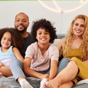Donald Faison Instagram - Two rooms, two totally different vibes! Actor @donald_aison and wife @caceecobb are showing us around their kids’ new spaces 😍 #lovemypbteen