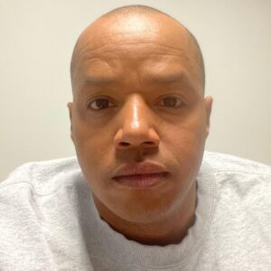 Donald Faison Instagram - Got some more of that Work…
So Fresh and So Clean…
Also no filter but my camera does have a smudge on its lens. #worksforme