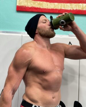 Donald Hager Jr. Instagram - I want to say gains, but I won’t !! I’m actually much larger but the video wasn’t HD. 4 weeks in and seeing  Heavyweight results. 
Thanks @metabolicnutrition