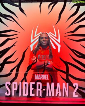 Donald Reignoux Instagram - C’était le lancement de la #pgw 
C’était Spider-Man 2
C’était avec mon @gregorylerigab 
aka Miles Morales
