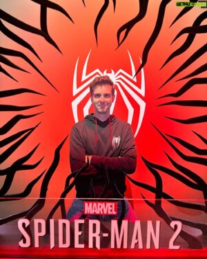 Donald Reignoux Instagram - C’était le lancement de la #pgw 
C’était Spider-Man 2
C’était avec mon @gregorylerigab 
aka Miles Morales