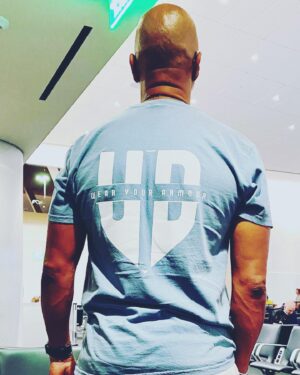 Dondré Whitfield Instagram - There are so many things that I KNOW as a Man, a husband and a father.  But there are often things that I DON’T know.  And what I don’t know I trust that God does. 

As I head out of town to get my daughter settled in her next chapter of life, I don’t know what the future holds for her, but I know God does!!!! And that’s all I need to know!!!! 

Thank you @urbandenomination and @lisajohnsonsmith for creating a line that expresses my unwavering faith and why I am never in fear!!!!

And NO this is not a paid ad!