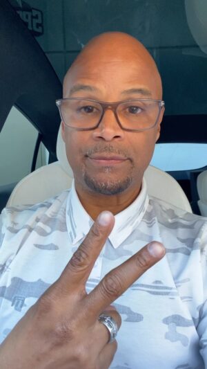 Dondré Whitfield Instagram - to my sisters—-If all you’re doing is screwing or wasting time then you are NOT dating him.  Stop fooling yourself…because that’s the ONLY person you’ll be fooling.  Get the deuces and get up out of there.
