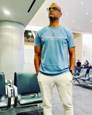 Dondré Whitfield Instagram - There are so many things that I KNOW as a Man, a husband and a father.  But there are often things that I DON’T know.  And what I don’t know I trust that God does. 

As I head out of town to get my daughter settled in her next chapter of life, I don’t know what the future holds for her, but I know God does!!!! And that’s all I need to know!!!! 

Thank you @urbandenomination and @lisajohnsonsmith for creating a line that expresses my unwavering faith and why I am never in fear!!!!

And NO this is not a paid ad!