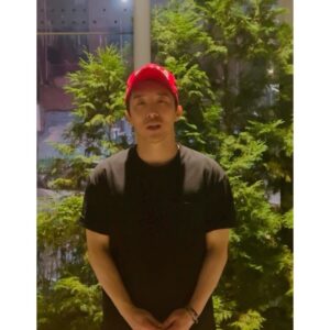 Dong Hyun-bae Instagram - 안녕하세요. 동현배 입니다.
배우 태원석 @tae_won_seok 님의 바통을 이어받아 #아이스버킷챌린지 에 도전합니다🪣

대한민국 첫번째 루게릭요양병원 건립을 위해 많은 관심과 응원 보내주세요. 감사합니다!!!

저의 지목으로 응원을 함께할 3분은 
배우 노상현님 @steveshnoh 
배우 남지현임 @jihyunilovee 
배우 오승희님 @ohseunghee_official_  입니다.
챌린지 참여에 흔쾌히 응해주신 동료분들께 감사하다는 인사드립니다💚 

<아이스버킷 챌린지 참여 방법>

📢 지목받은 사람은 24시간 이내에 얼음물을 뒤집어쓰거나 10만원을 루게릭요양병원 건립을 위해 기부합니다.

📢 얼음물을 뒤집어쓴  영상과 세 명의 다음 도전자를 지목해 SNS에 올립니다.

📢 아이스버킷 챌린지 기부하기
예금주 : 승일희망재단 신한은행 100-028-685586

#루게릭요양병원건립 #승일희망재단
#icebucketchallenge #2023아이스버킷챌린지 #희망의끈을이어갑니다