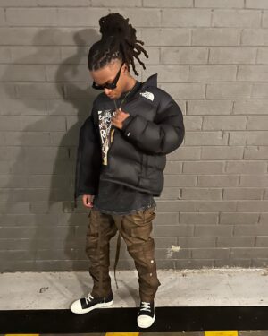 Donielle T. Hansley Jr. Instagram - 71:09

•

COMMENT 10 TIMES FOR A FOLLOW BACK🔥🔥🔥❤️😈 #HansleyHustle #DonielleHansley @mnml.la