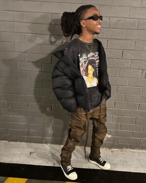 Donielle T. Hansley Jr. Instagram - 71:09

•

COMMENT 10 TIMES FOR A FOLLOW BACK🔥🔥🔥❤️😈 #HansleyHustle #DonielleHansley @mnml.la