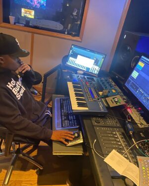 Donielle T. Hansley Jr. Instagram - Music is in my blood.. let me remind y’all.👀 @theapfactor 
•
I’m coming different 2021.
•
COMMENT 10 TIMES FOR A LIKE ON YOUR RECENT!! 🔥🔥🔥❤️😈 #HansleyHustle #DonielleHansley
