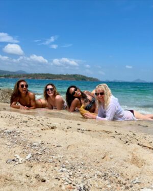 Donna Benedicto Instagram - Managed to skip 3 months of winter to stay with bestie @cat.babyhands in 🇹🇭 PLUS had besties visit 🏆🥹🏝 
Who's coming next year? 🤩 
.
Yes, I'm back 😭
.
#phuketthailand #phiphiislands