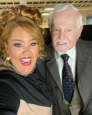 Donna Preston Instagram - Excited to have worked with Sir Derek Jacobi on Good Omens 2 is an understatement! He’s the most beautiful gentleman! 

Good Omens 2 is out NOW on @primevideo ENJOY ❤️❤️❤️❤️

#amazonprime #goodomens2