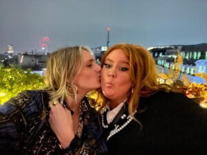 Donna Preston Instagram - A fabulous night with lovely legends! 

Thank you for the laughs @leighfrancis (go see his show!)
