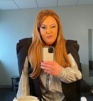 Donna Preston Instagram - If in doubt, whack on a weave, stick on a lash and slap on a face ❤️ (and attempt to wink) 

#happythursday