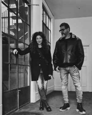 Doris Younane Instagram - Waiting for the lift