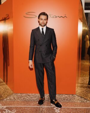 Douglas Booth Instagram - Grazie mille @santoniofficial for Milan ready shoes ❤️👌🏼#santonifw23 #santonisulcolore
