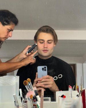 Douglas Booth Instagram - Back in the make-up seat, trying to wind the clock back 👶🏻